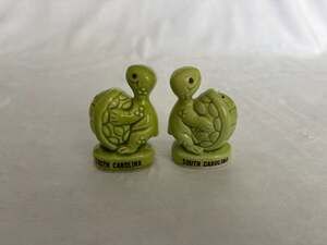 Vintage South Carolina Green Turtle Ceramic Salt & Pepper Shakers Made in Japan